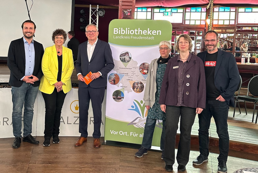 Auf diesem Bild sehen die Teilnehmer des Bibliotheksnetzwerk Landkreis Freudenstadt