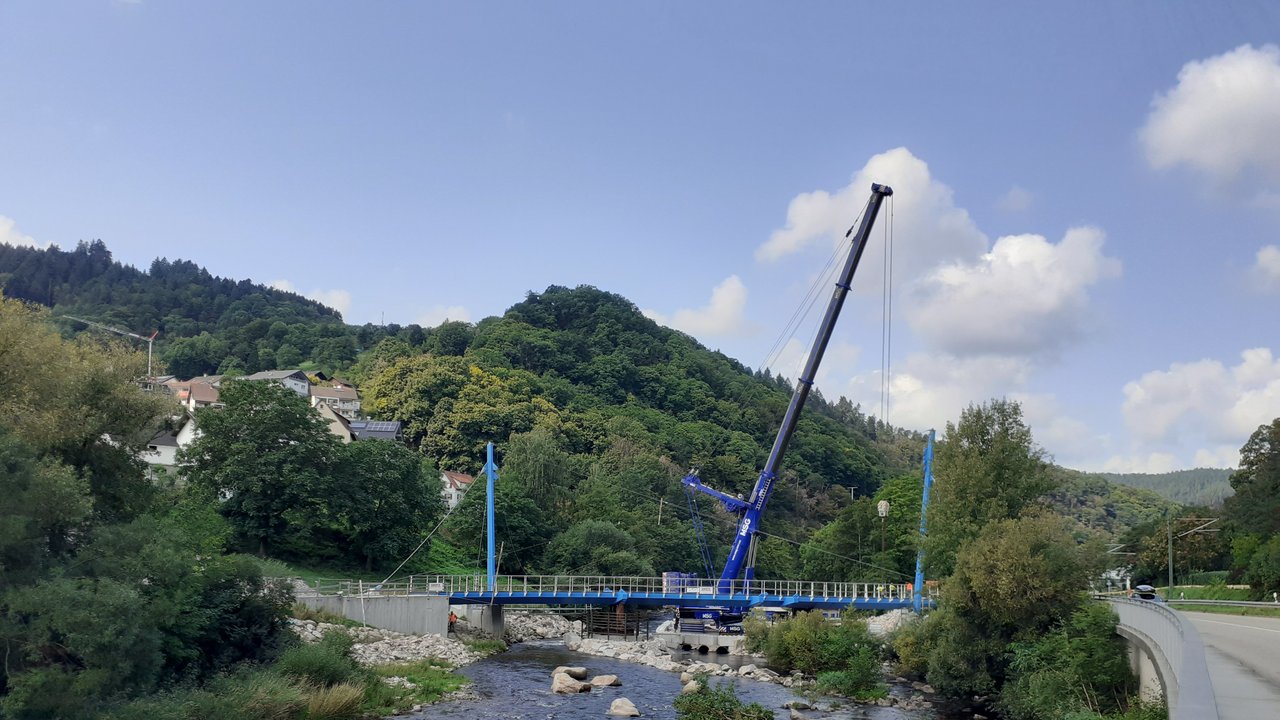 Einhub des Überbaus
