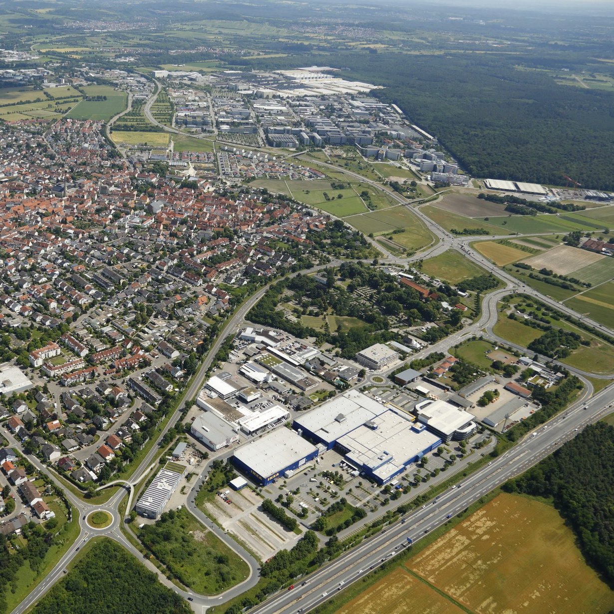 Luftbild von Walldorf Luftbild von Walldorf mit SAP SE, Heidelberger Druckmaschinen AG, MLP SE und Wiesloch im Hintergrund