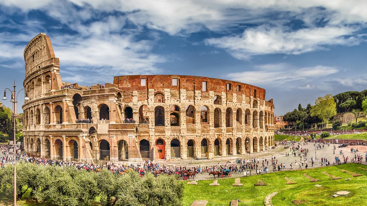 Panoramaansicht Kolosseum und Konstantinsbogen in Rom