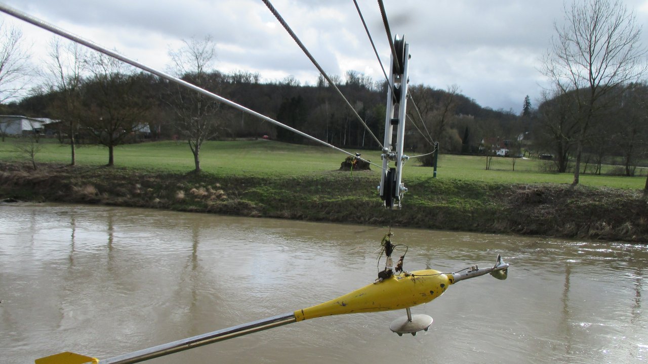 Abflussmessung am Neckar in Kirchentellinsfurt