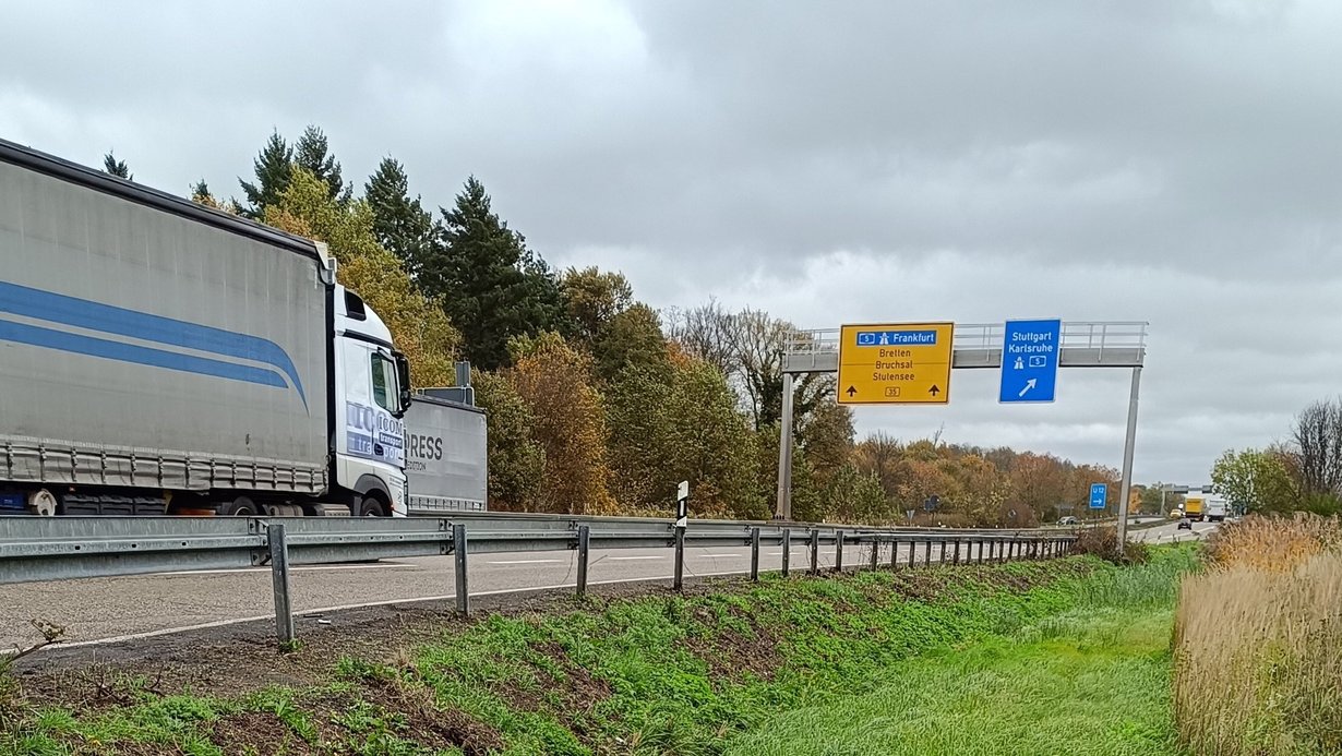Fahrbahn der B 35 bei Bruchsal