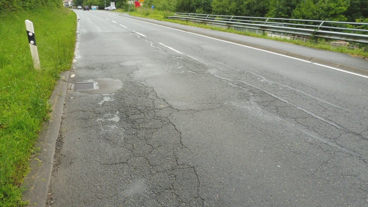 Fahrbahnschäden L 519 Lachenstraße Adelsheim