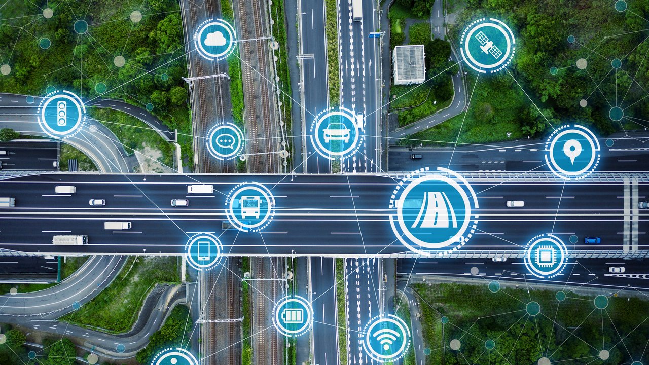 Vernetzte Straßen und Bahnschienen 
