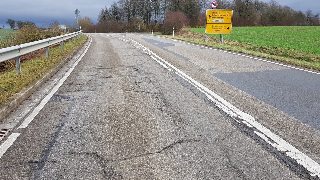 Auf diesem Bild ist die Fahrbahn Lobbach ersichtlich. 