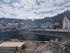 Auf diesem Bild sehen Sie den Aufbau der Baustelleneinrichtung und Herstellung der Krankfundamente