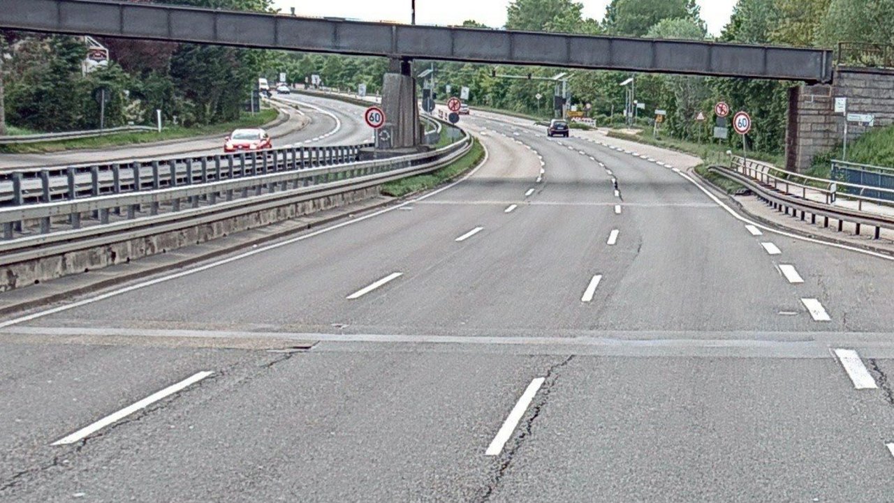 Brücke im Zuge der B 10 in Blickrichtung Pfalz Albbrücke über die Bundesstraße 10