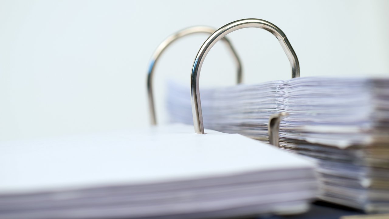 Ordner mit Schriftstücken