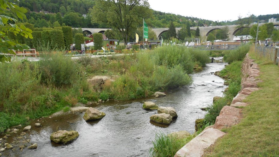 Gelände der Landesgartenschau - Zufluss der Waldach zur Nagold in Nagold Gelände der Landesgartenschau - Zufluss der Waldach zur Nagold in Nagold