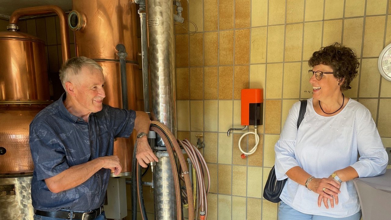 Erläuterung des Herstellungsprozesses von Schnaps in der Brennerei
