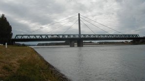 Rheinbrücke zwischen Karlsruhe und Maxau